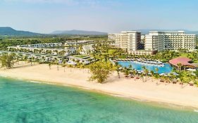 Khu nghỉ dưỡng Mövenpick Waverly Phú Quốc